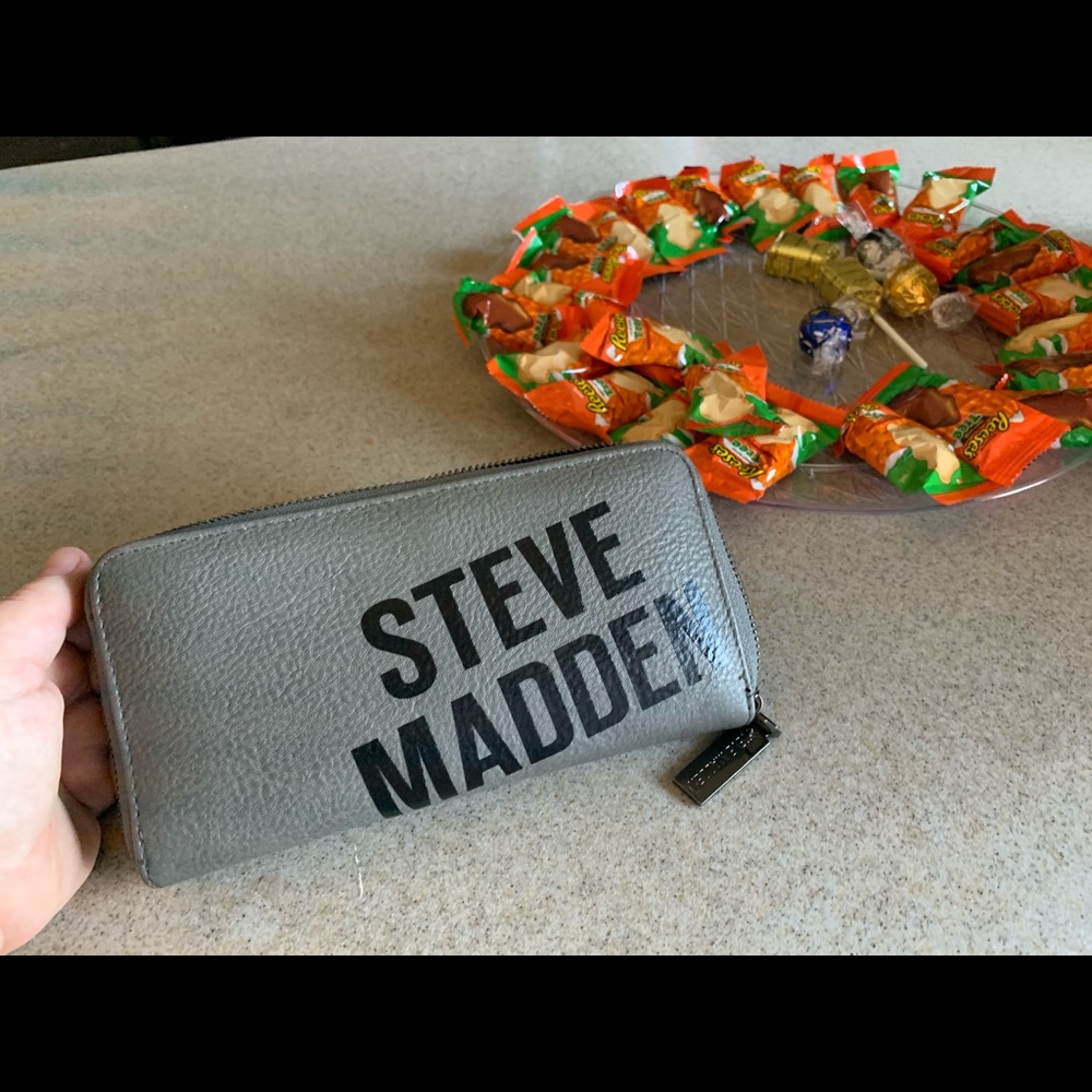 Steve Madden wallet